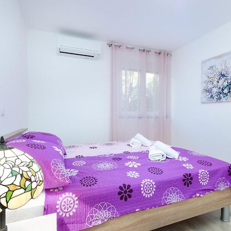 Arboretum Crikvenica Bilik gambar
